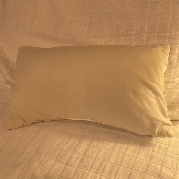 Accent pillow metallic gold white triangles rectangular - Picture 3 of 3